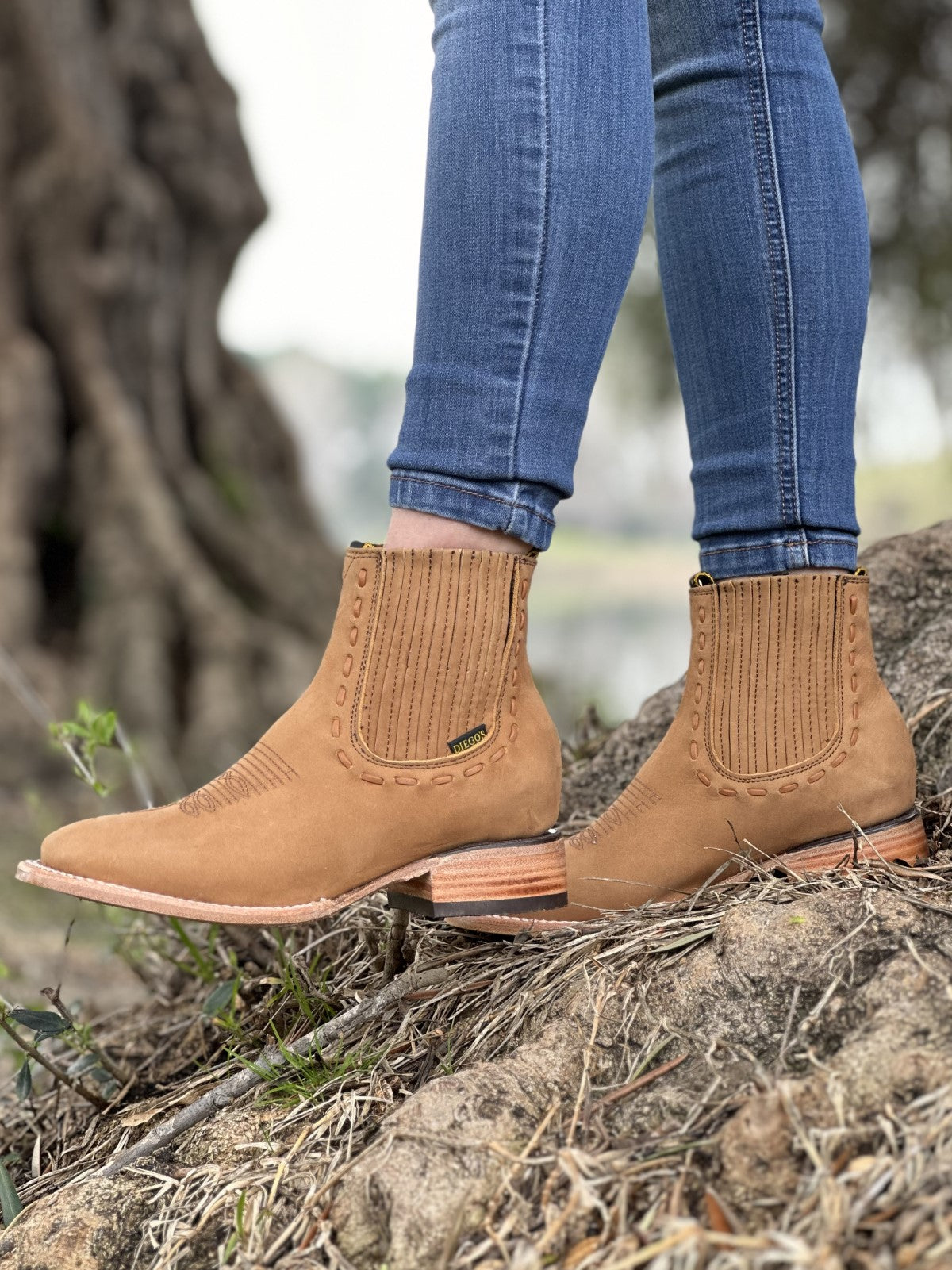 Ugg hillhurst boot sales