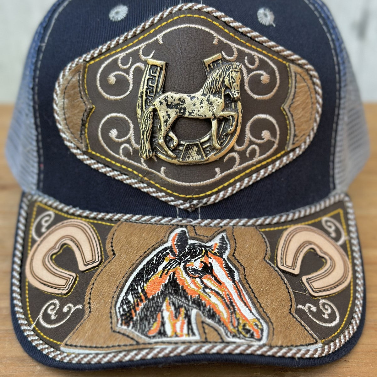 Gorra Vaquera Azul con Caballo y Herradura - Gorras Artesanales Mexicanas (2)