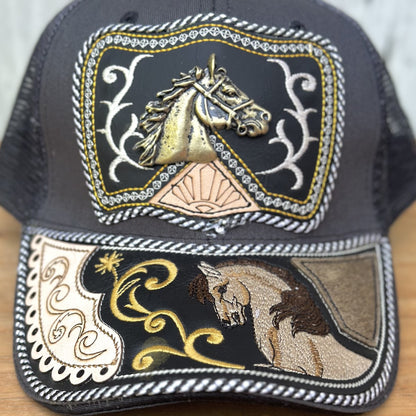 Gorra Vaquera Gris con Caballo - Gorras Artesanales Mexicanas (2)