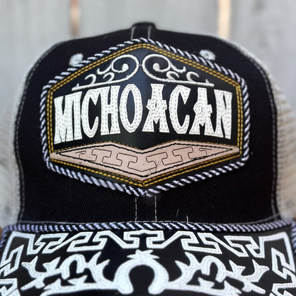 Gorra de Michoacan Negra con Diseño Greca - Gorras Mexicanas Artesanales (5)