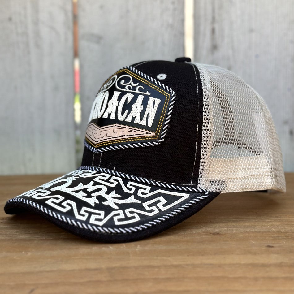 Gorra de Michoacan Negra con Diseño Greca - Gorras Mexicanas Artesanales (3)