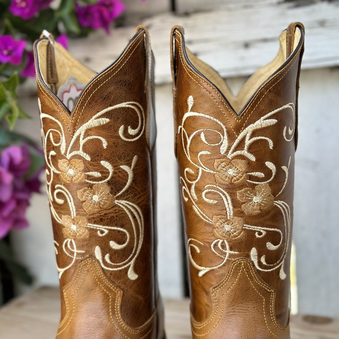 Twisted x women's 2024 floral embroidered western boots