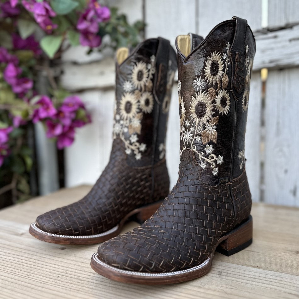 Black and outlet brown cowgirl boots